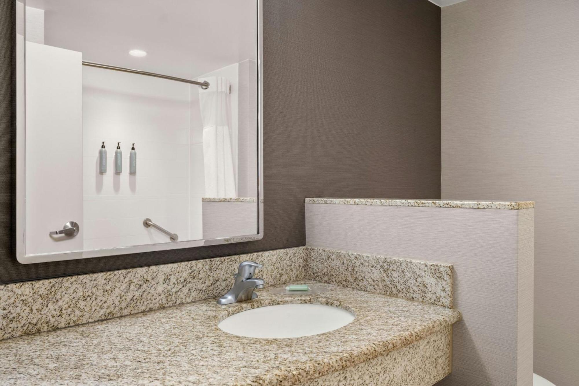 Hotel Courtyard By Marriott East Evansville